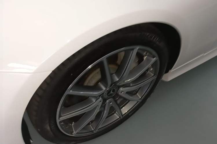 Used Mercedes-Benz E-Class 2021 E 300 Coupe Left Front Wheel Hub
