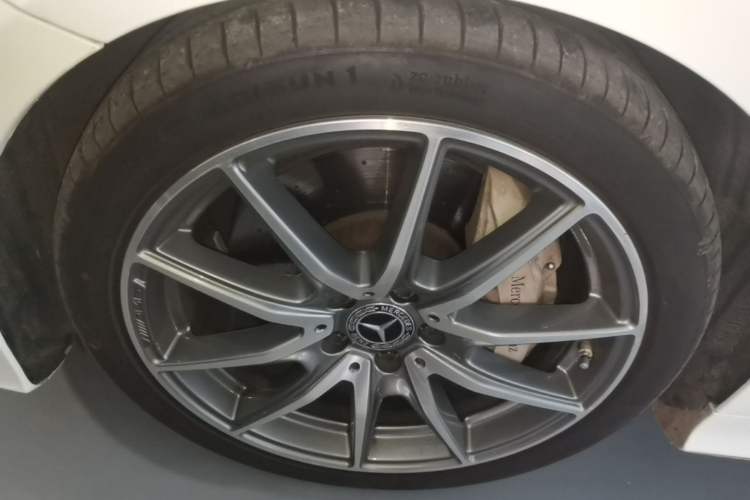 Used Mercedes-Benz E-Class 2021 E 300 Coupe Left Front Wheel Hub
