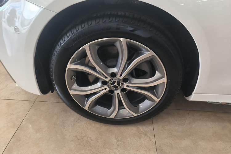 Used Mercedes-Benz E-Class 2021 E 300 L Sporty and Stylish Model Left Front Wheel Hub