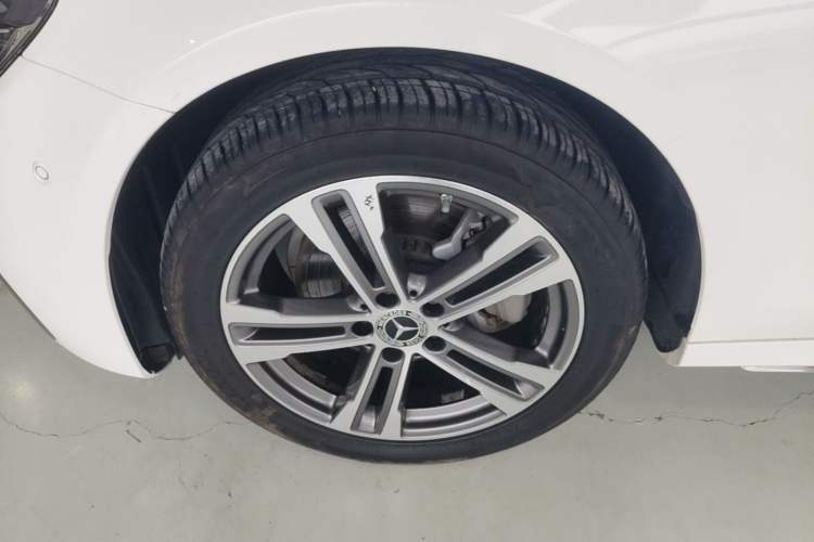 Used Mercedes-Benz E-Class 2021 E 260 L Sport Edition Left Front Wheel Hub