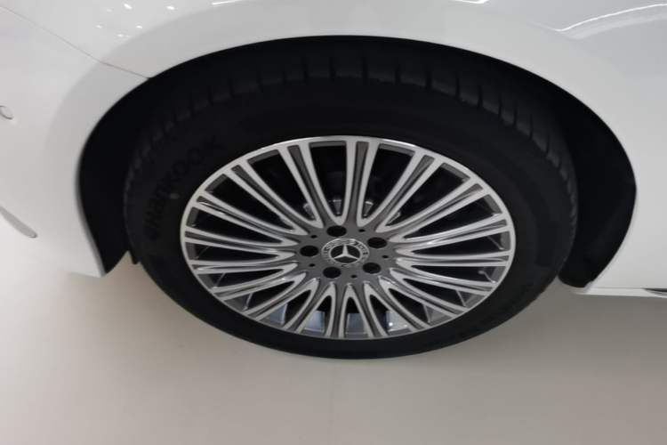 Used Mercedes-Benz E-Class 2021 E 300 L Luxury Model Left Front Wheel Hub