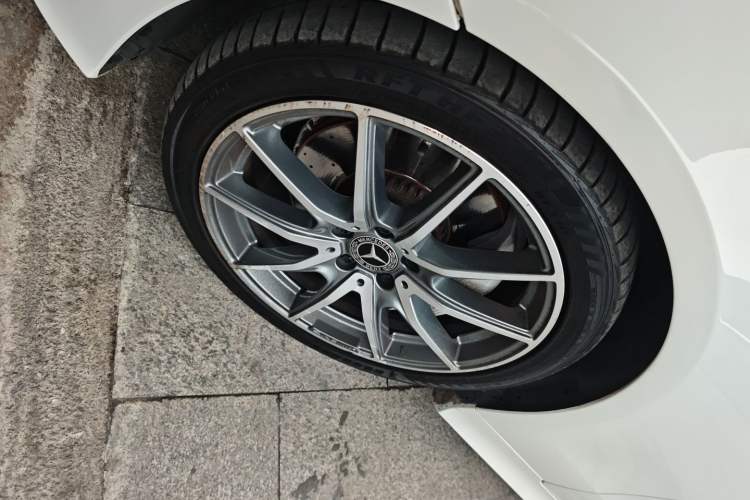 Used Mercedes-Benz E-Class 2021 E 260 Coupe Left Front Wheel Hub