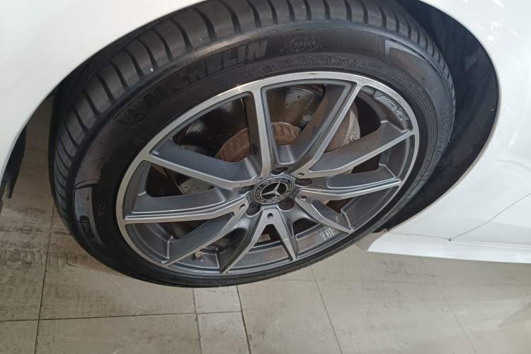 Used Mercedes-Benz E-Class 2021 E 260 Convertible Coupe Left Front Wheel Hub