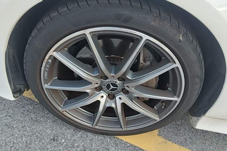 Used Mercedes-Benz E-Class 2021 E 260 Coupe Left Front Wheel Hub