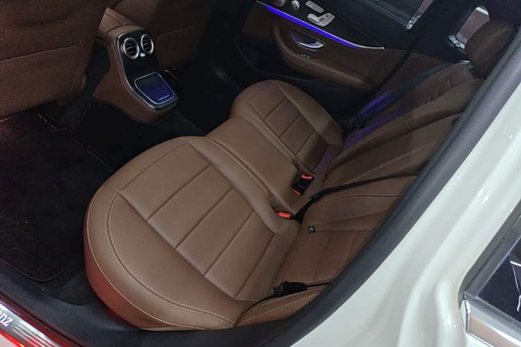 Used Mercedes-Benz E-Class 2021 E 300 L Sport Luxury Edition Left Rear Seat