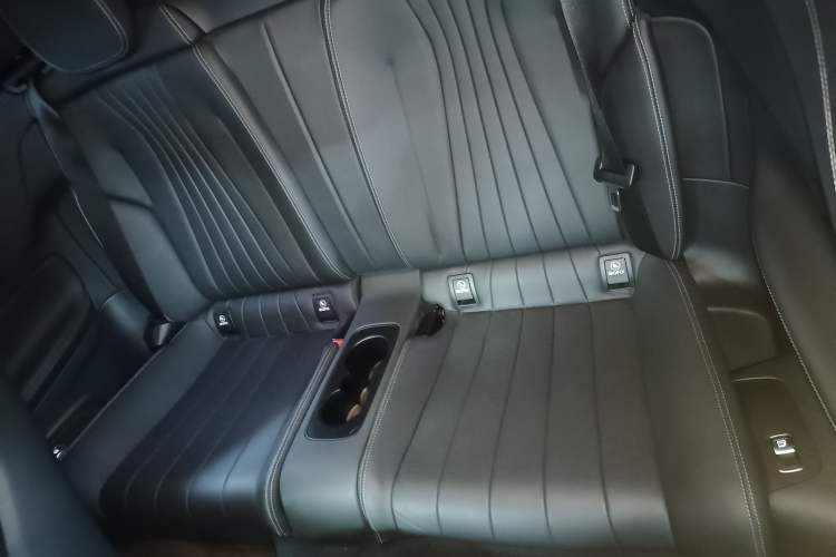 Used Mercedes-Benz E-Class 2021 E 260 Convertible Coupe Left Rear Seat