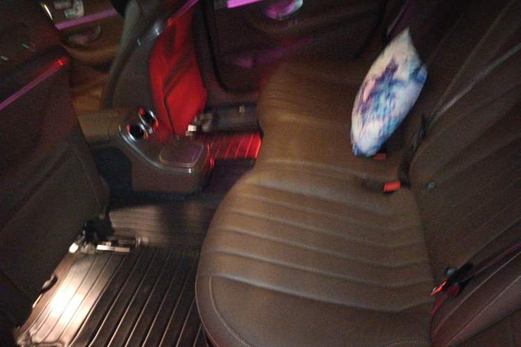 Used Mercedes-Benz E-Class 2021 E 300 L Premium Edition Left Rear Seat