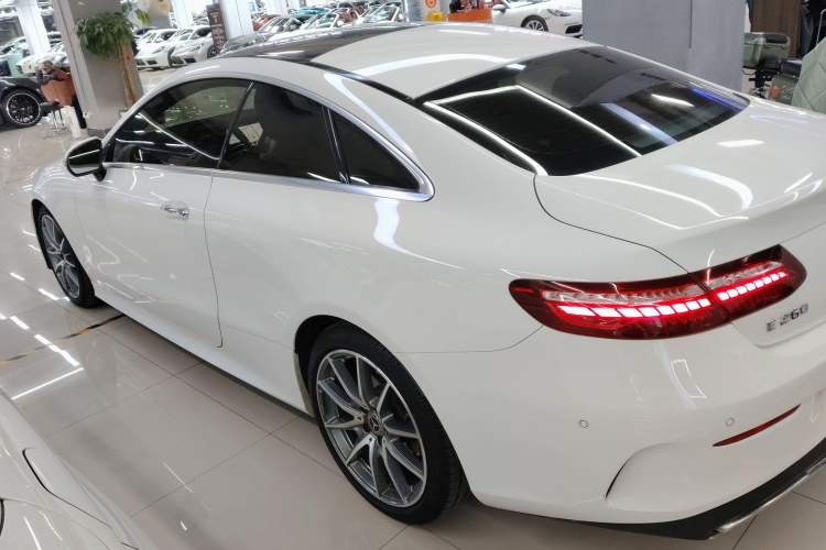 Used Mercedes-Benz E-Class 2021 E 260 Coupe Left Side