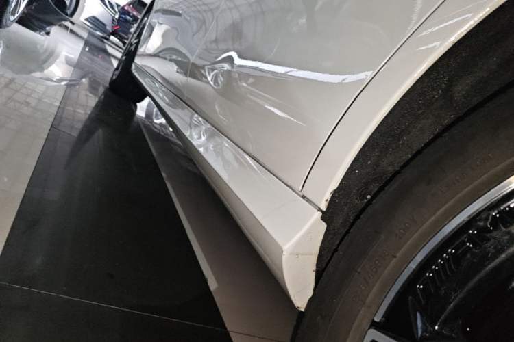 Used Mercedes-Benz E-Class 2021 Updated E 260 Fashion Sport Edition Left Side Sill