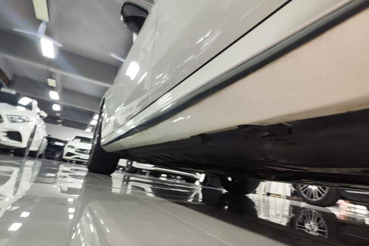 Used Mercedes-Benz E-Class 2021 Facelift E 260 L Sport Edition Left Side Sill