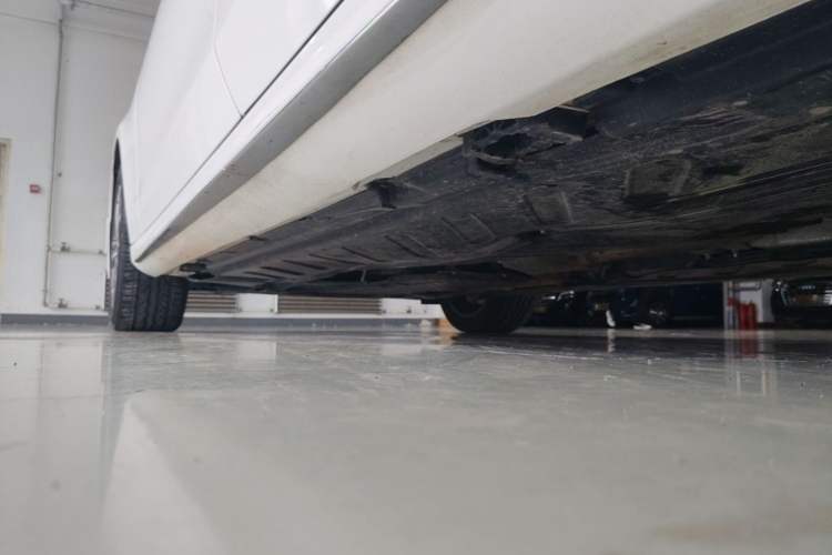 Used Mercedes-Benz E-Class 2021 E 260 L Sport Edition Left Side Sill