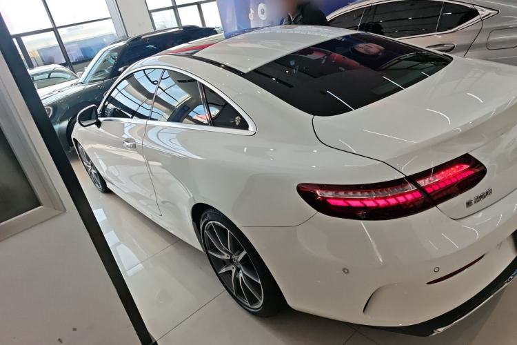Used Mercedes-Benz E-Class 2021 E 260 Coupe Left Side