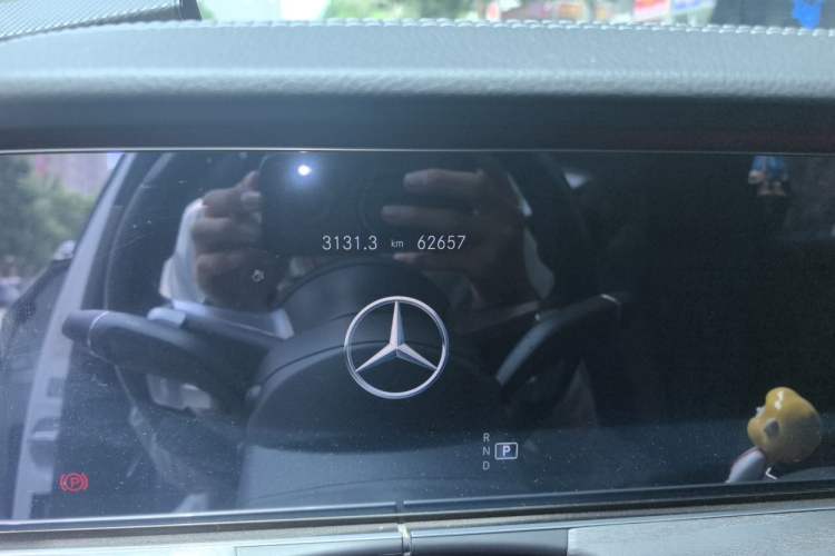 Used Mercedes-Benz E-Class 2021 E 300 L Sport Luxury Edition Odometer Close Up