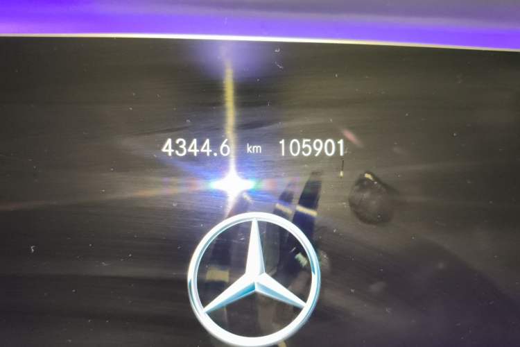 Used Mercedes-Benz E-Class 2021 E 260 Coupe Odometer Close Up