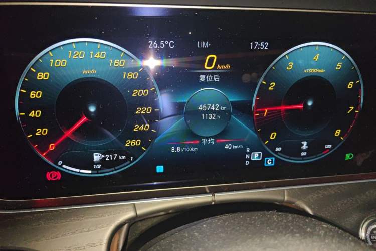 Used Mercedes-Benz E-Class 2021 Restyled E 300 L Sporty and Stylish Edition Odometer Close Up