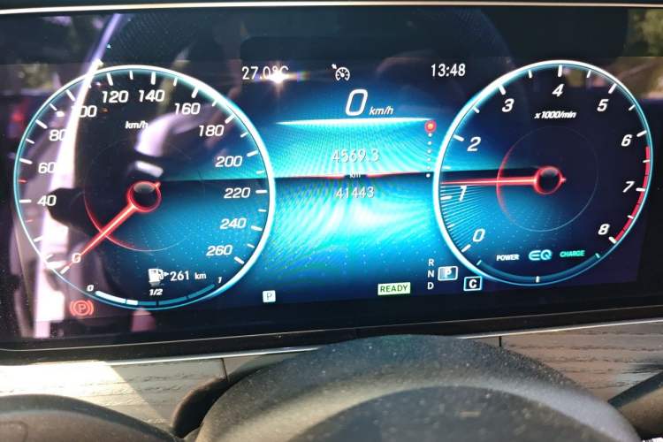 Used Mercedes-Benz E-Class 2021 E 260 L Sport Edition Odometer Close Up