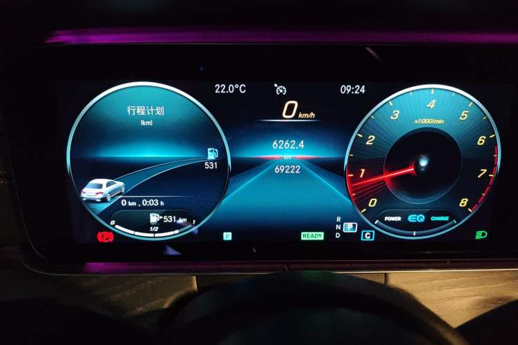 Used Mercedes-Benz E-Class 2021 E 260 L Sport Edition Odometer Close Up