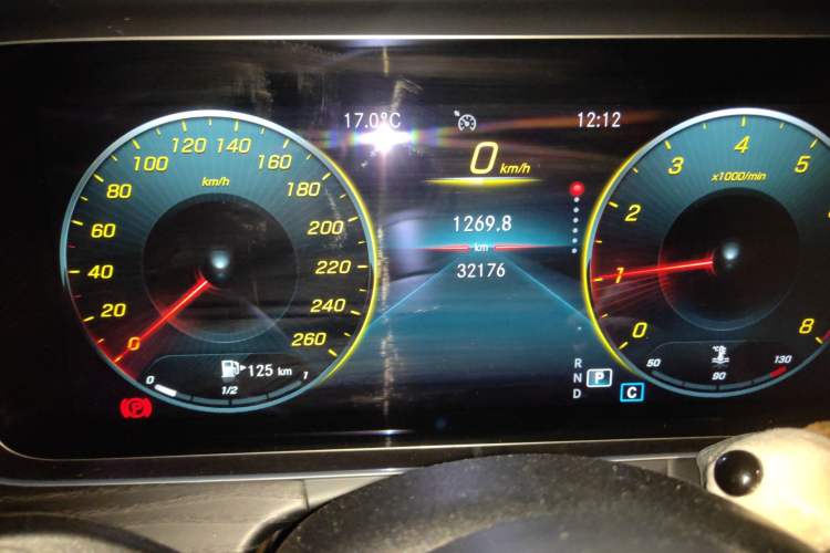 Used Mercedes-Benz E-Class 2021 Restyled E 300 L Sporty and Stylish Edition Odometer Close Up
