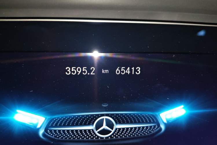 Used Mercedes-Benz E-Class 2021 E 260 Convertible Coupe Odometer Close Up