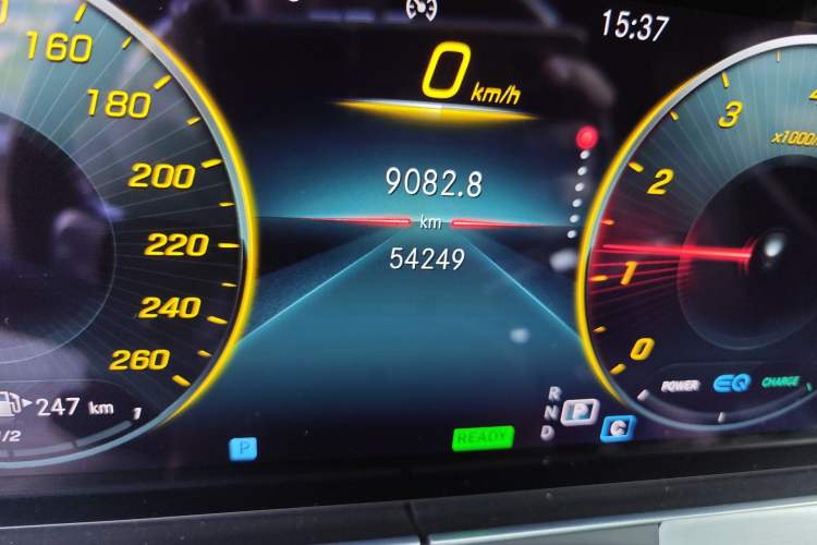 Used Mercedes-Benz E-Class 2021 E 260 Coupe Odometer Close Up
