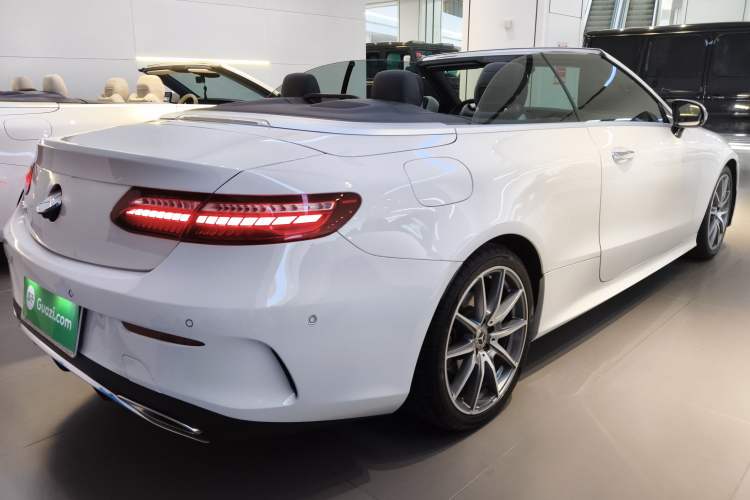 Used Mercedes-Benz E-Class 2021 E 260 Convertible Coupe Rear Right 45 Deg