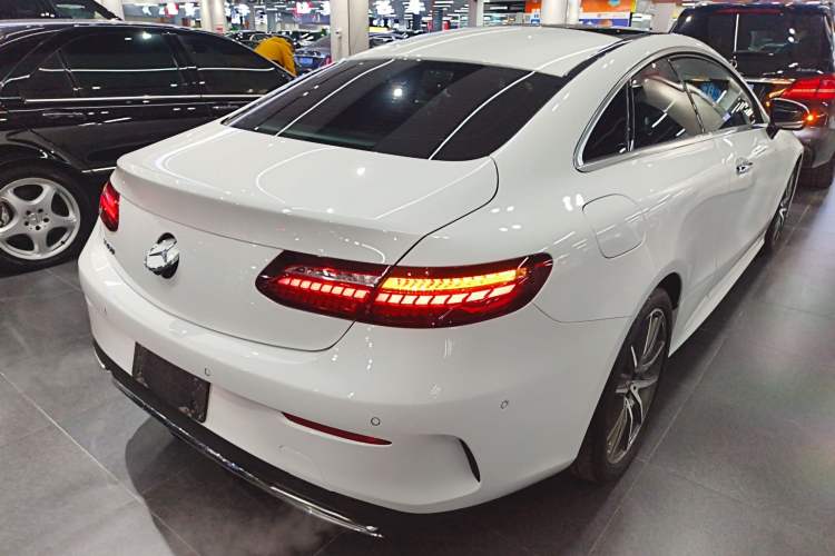 Used Mercedes-Benz E-Class 2021 E 260 Coupe Rear Right 45 Deg
