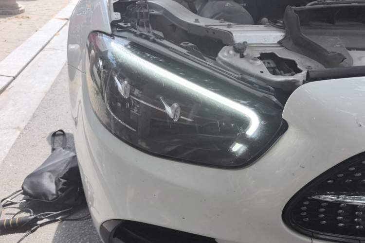 Used Mercedes-Benz E-Class 2021 E 300 L Sport Luxury Edition Right Front Headlight