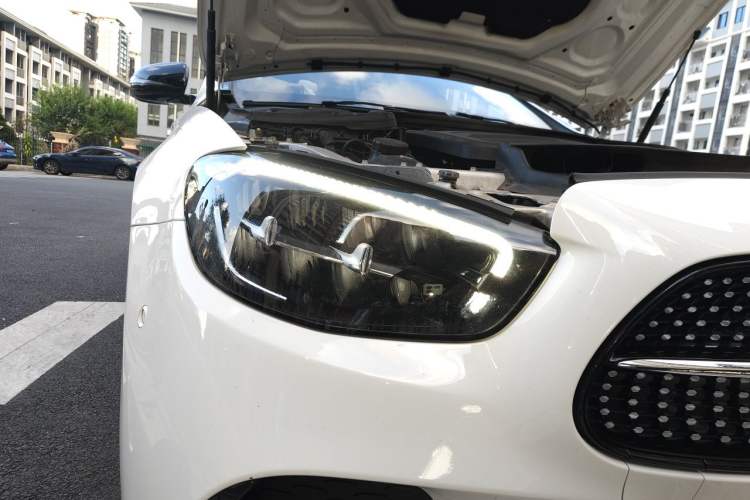 Used Mercedes-Benz E-Class 2021 Updated E 260 Fashion Sport Edition Right Front Headlight