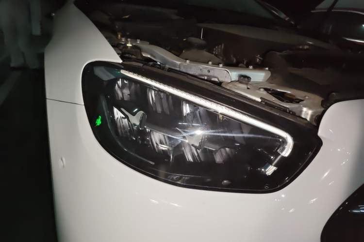 Used Mercedes-Benz E-Class  Right Front Headlight