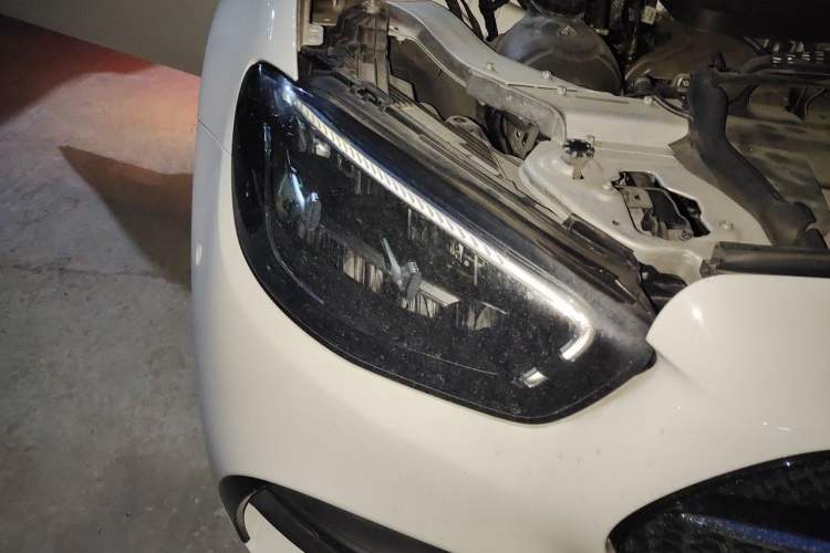 Used Mercedes-Benz E-Class 2021 E 300 L Sporty and Stylish Model Right Front Headlight