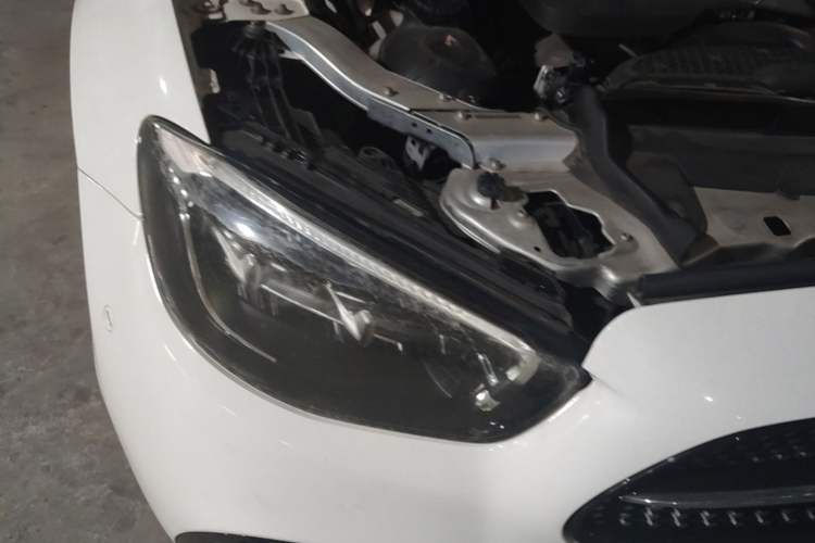 Used Mercedes-Benz E-Class 2021 E 260 Stylish Sports Edition Right Front Headlight