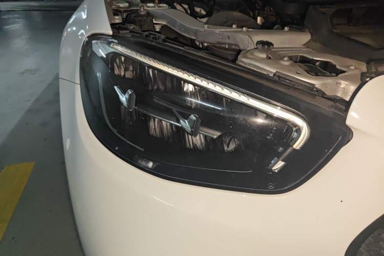 Used Mercedes-Benz E-Class 2021 Restyled E 300 L Sporty and Stylish Edition Right Front Headlight