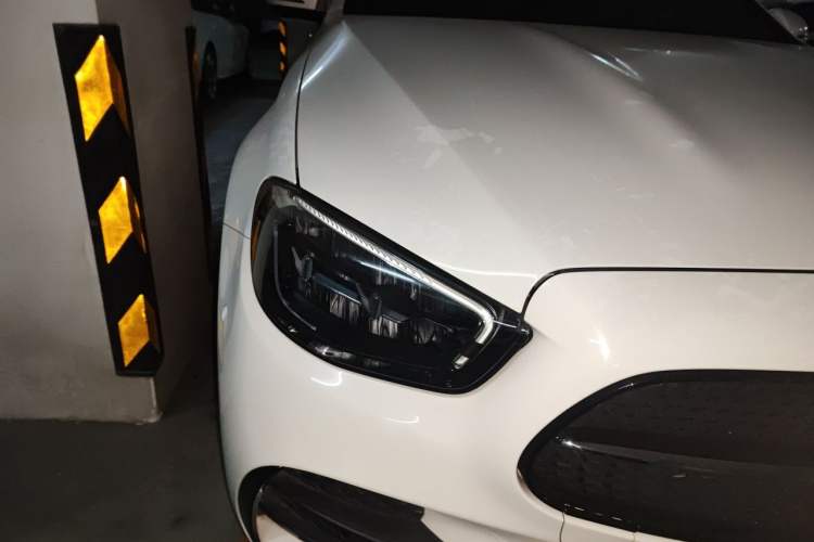 Used Mercedes-Benz E-Class 2021 E 300 L Sporty and Stylish Model Right Front Headlight