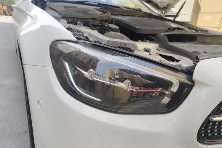 Used Mercedes-Benz E-Class 2021 E 300 L Sporty and Stylish Model Right Front Headlight