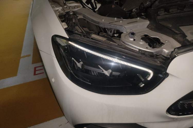 Used Mercedes-Benz E-Class 2021 Updated E 260 Fashion Sport Edition Right Front Headlight