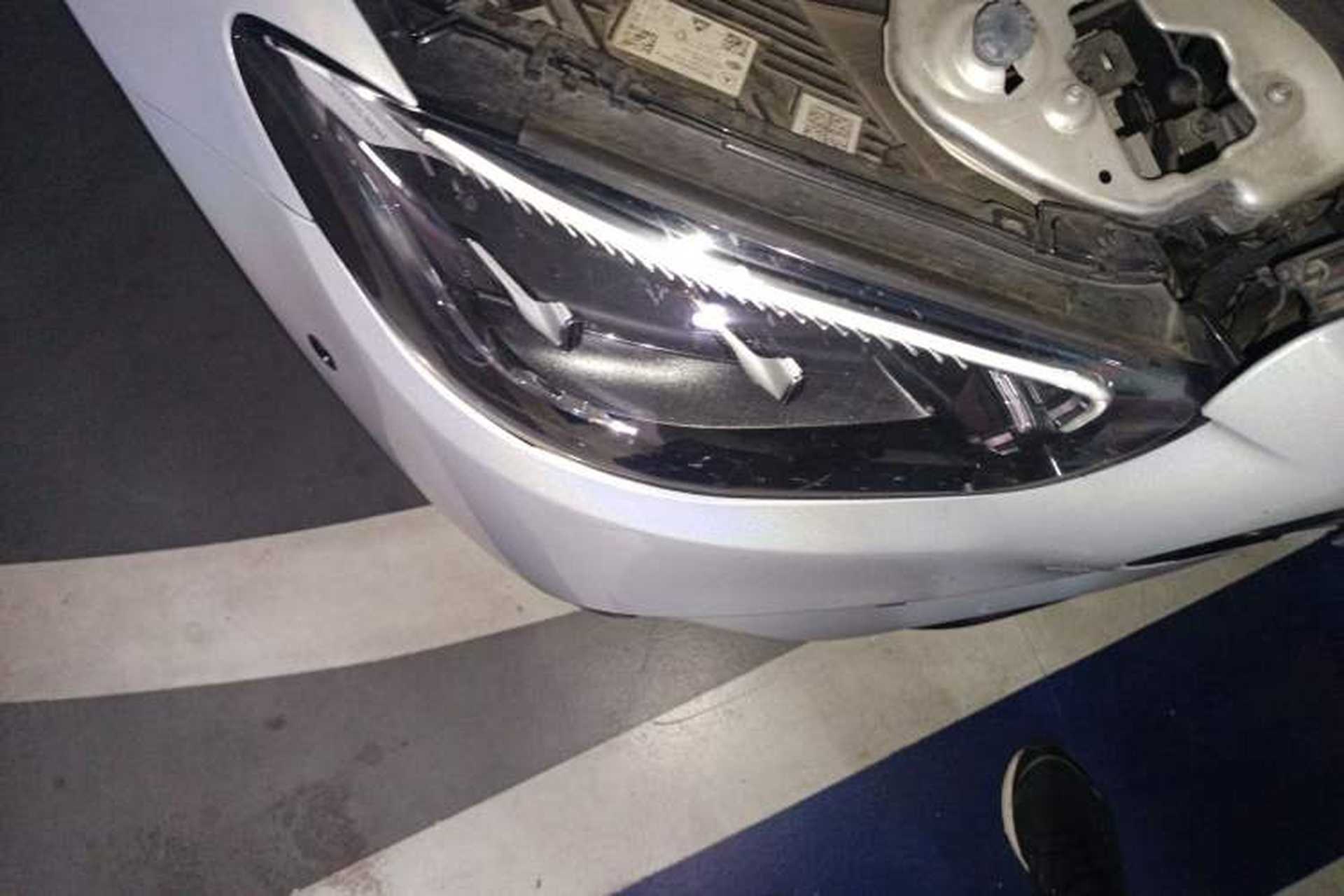 Used Mercedes-Benz E-Class 2021 Updated E 260 Fashion Sport Edition Right Front Headlight