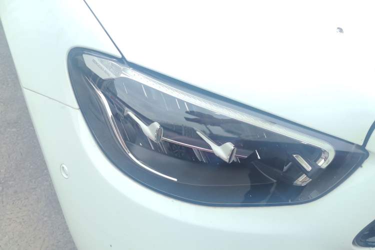 Used Mercedes-Benz E-Class 2021 Updated E 260 Fashion Sport Edition Right Front Headlight
