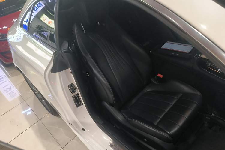 Used Mercedes-Benz E-Class 2021 Facelift E 260 4MATIC Coupe Right Front Seat