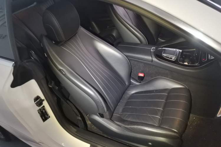 Used Mercedes-Benz E-Class 2021 E 300 Coupe Right Front Seat