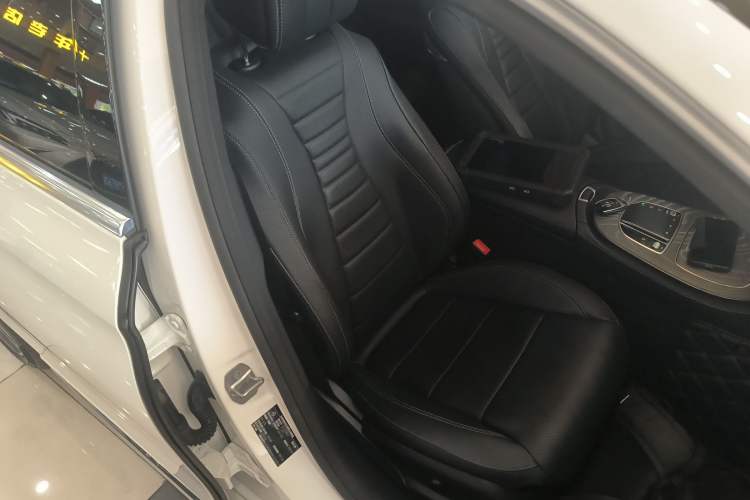 Used Mercedes-Benz E-Class 2021 E 300 L Sporty and Stylish Model Right Front Seat