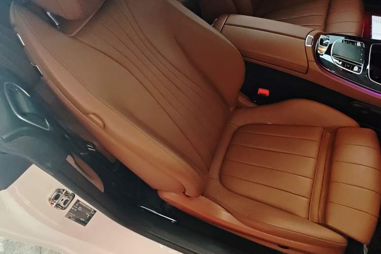Used Mercedes-Benz E-Class 2021 E 260 Coupe Right Front Seat