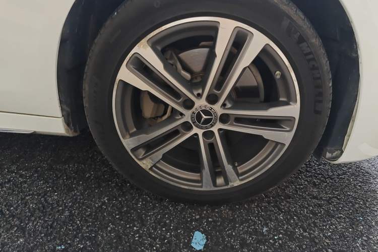 Used Mercedes-Benz E-Class 2021 E 260 L Sport Edition Right Front Wheel Hub