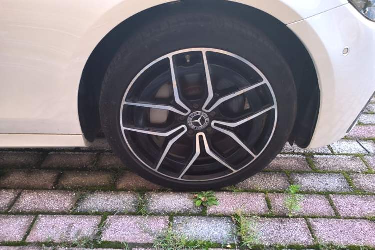 Used Mercedes-Benz E-Class 2021 Restyled E 300 Sport Edition Right Front Wheel Hub