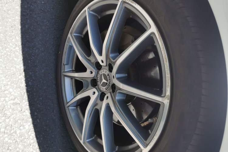 Used Mercedes-Benz E-Class 2021 E 260 Coupe Right Front Wheel Hub
