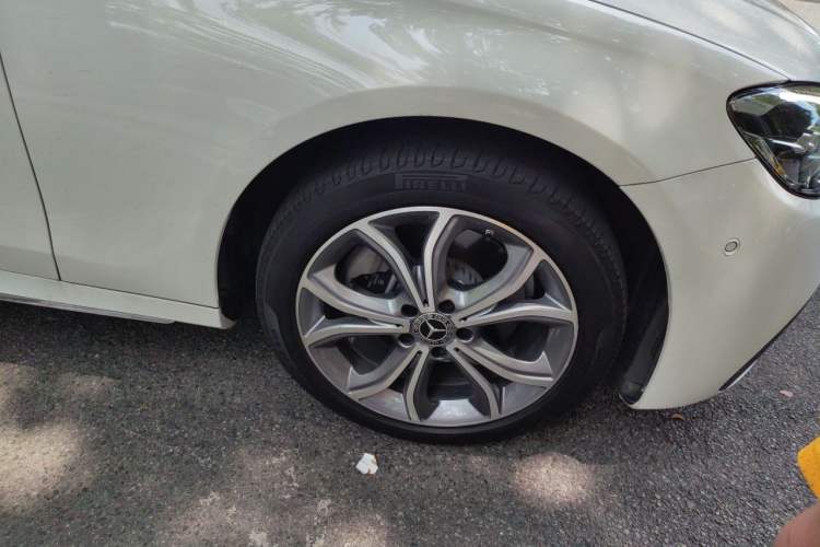 Used Mercedes-Benz E-Class 2021 E 300 L Sporty and Stylish Model Right Front Wheel Hub