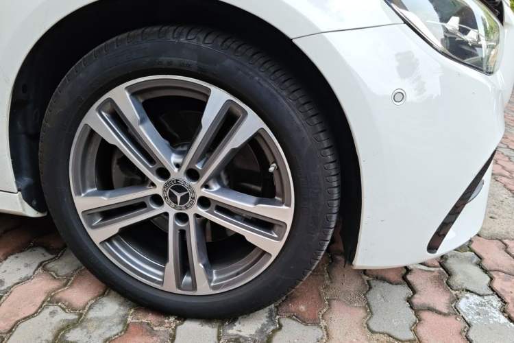 Used Mercedes-Benz E-Class 2021 Facelift E 260 L Sport Edition Right Front Wheel Hub