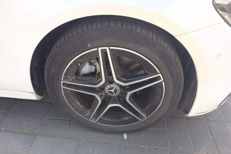 Used Mercedes-Benz E-Class 2021 Updated E 260 Fashion Sport Edition Right Front Wheel Hub