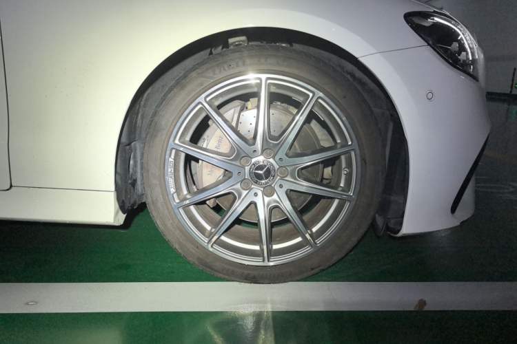 Used Mercedes-Benz E-Class 2021 Facelift E 260 Coupe Right Front Wheel Hub