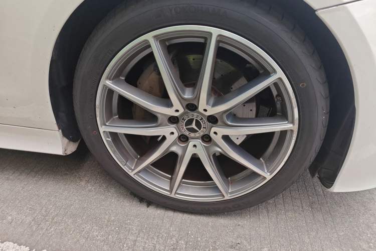 Used Mercedes-Benz E-Class 2021 E 260 Coupe Right Front Wheel Hub