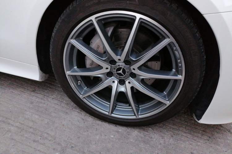 Used Mercedes-Benz E-Class 2021 Facelift E 260 Coupe Right Front Wheel Hub